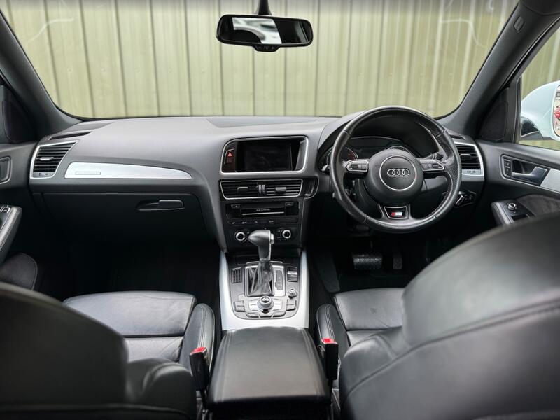 View AUDI Q5 2.0 TDI S line Plus 