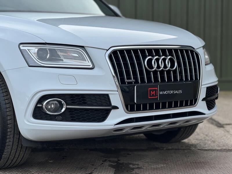 View AUDI Q5 2.0 TDI S line Plus 