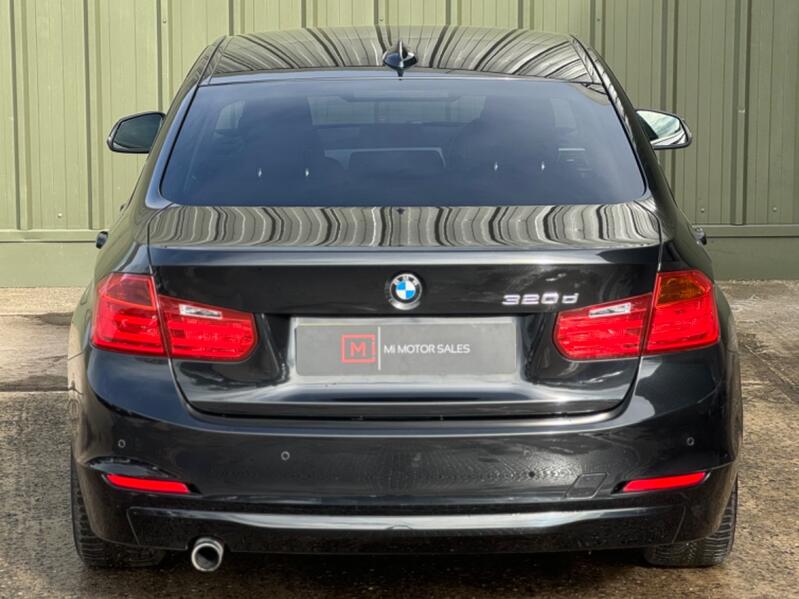 BMW 3 SERIES