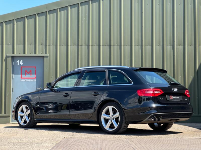 AUDI A4 AVANT