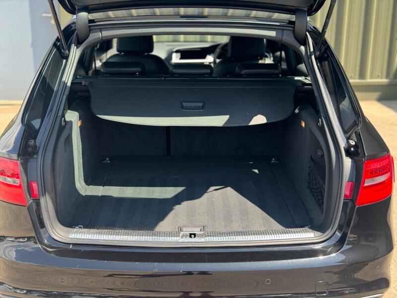 AUDI A4 AVANT