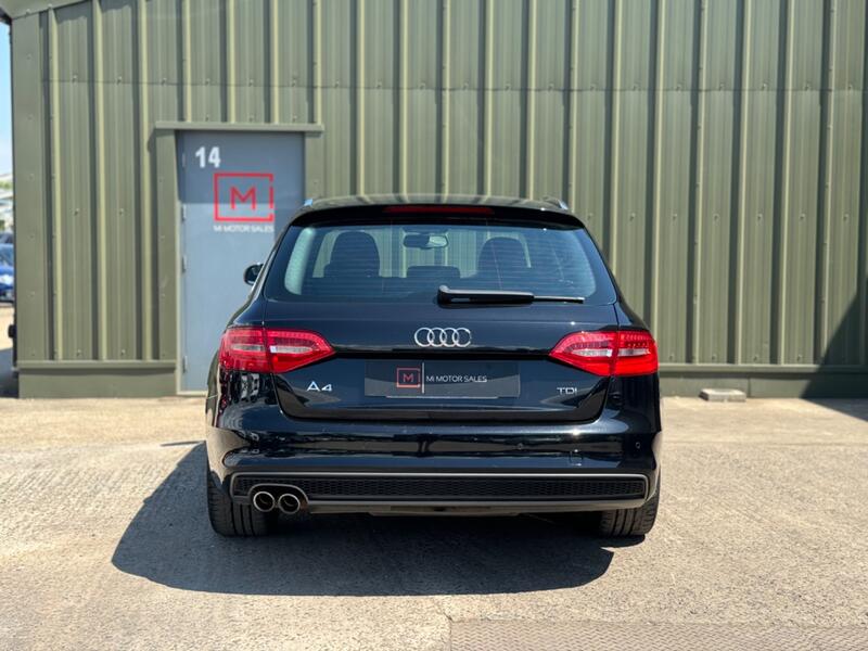 AUDI A4 AVANT
