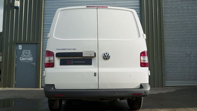 VOLKSWAGEN TRANSPORTER