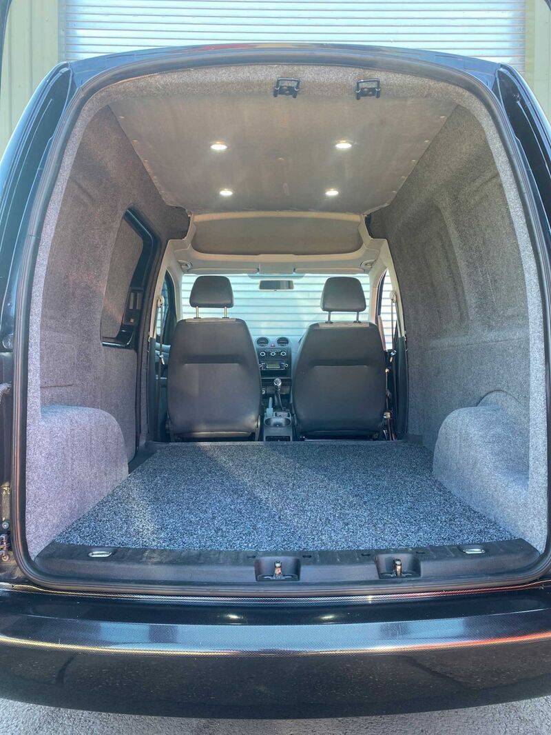 VOLKSWAGEN CADDY