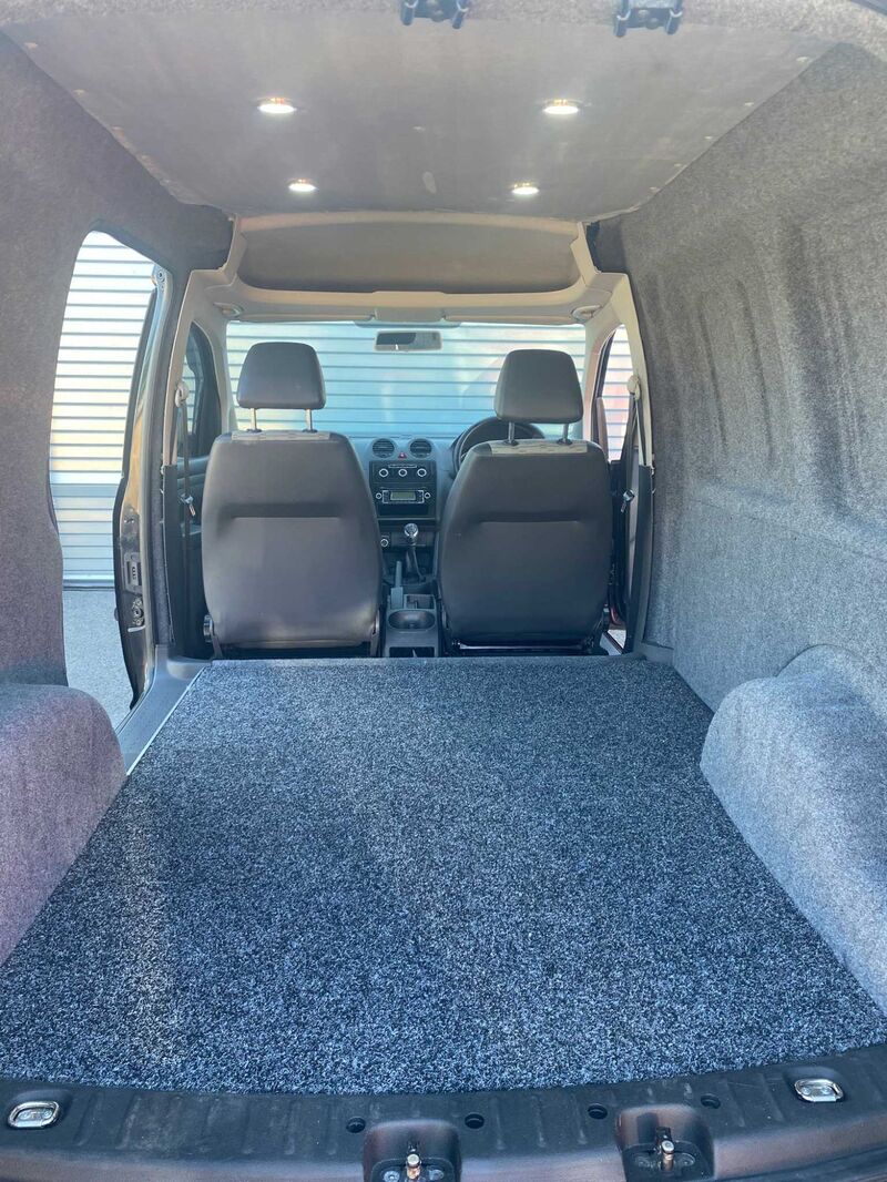 VOLKSWAGEN CADDY