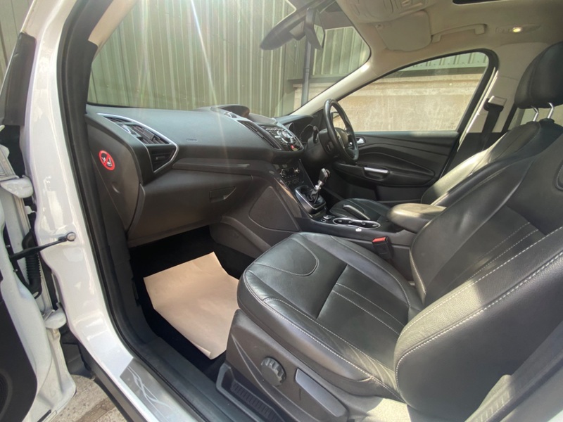 FORD KUGA